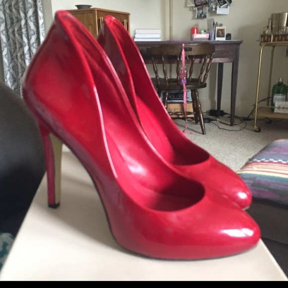 BCBG scarlette red patent leather shoes - Picture 5 of 7